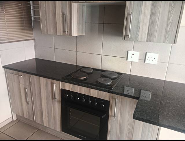2 BEDROOM SECTIONAL TITLE FOR SALE IN RAVENSWOOD